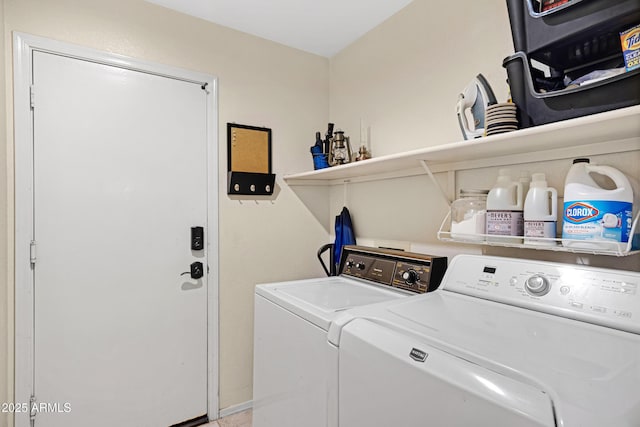 4131 E Cascalote Dr, Cave Creek, AZ 85331 - laundry room featuring washing machine and dryer