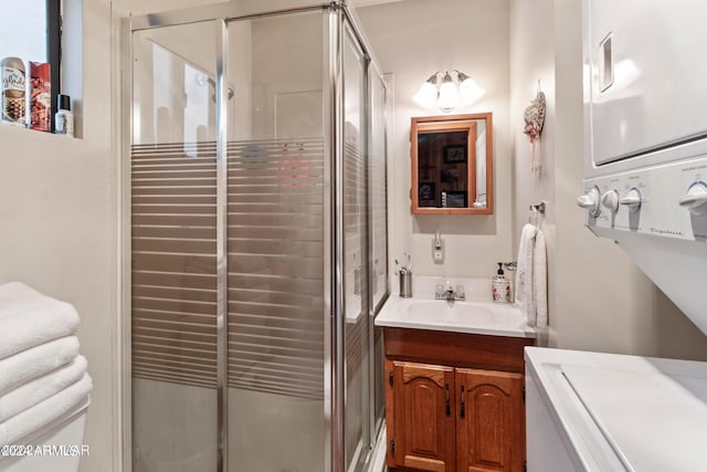 bathroom featuring oversized vanity