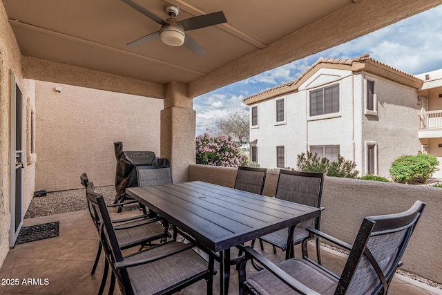 9253 N Firebrick Dr Unit 117, Fountain Hills, AZ 85268 - view of patio / terrace with outdoor dining space and ceiling fan