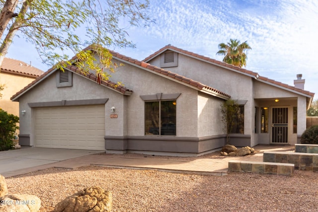 view of front facade featuring a garage