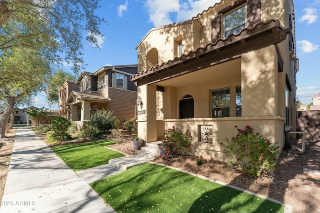 view of front of house featuring a front yard