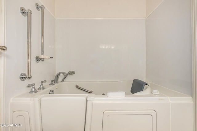 6621 S Coral Gable Dr, Chandler, AZ 85249 - full bathroom with a bath