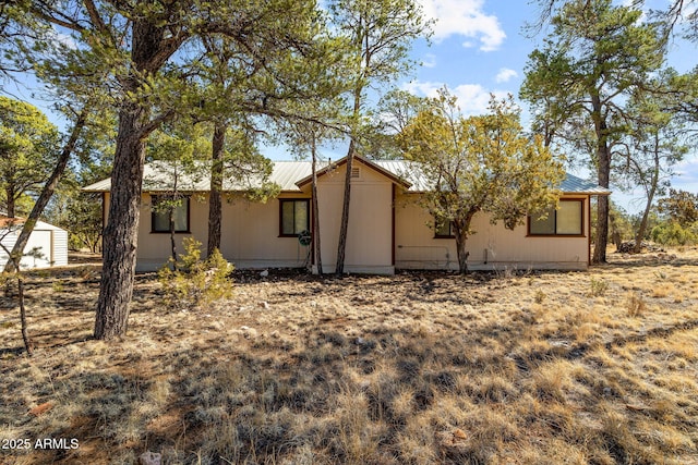 view of front of property with metal roof