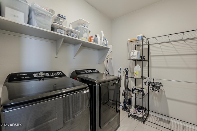 9352 E Saturn Ave, Mesa, AZ 85212 - laundry room featuring washing machine and dryer and tile patterned flooring