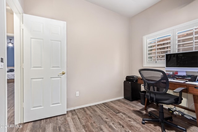 office space with hardwood / wood-style flooring