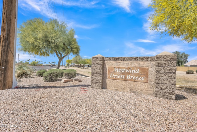 view of community / neighborhood sign