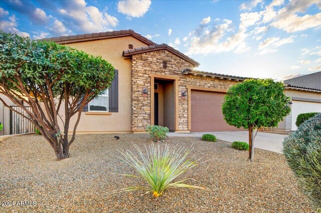 view of front of home featuring a garage