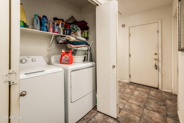 2721 N 107th Dr, Avondale, AZ 85392 - laundry area with washing machine and dryer
