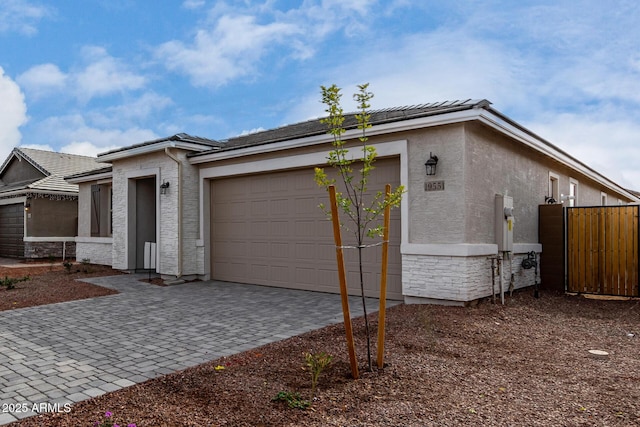 view of front facade featuring a garage