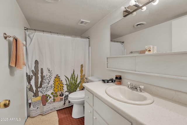 10806 N 114th Ave, Youngtown, AZ 85363 - full bathroom with visible vents, curtained shower, toilet, and vanity
