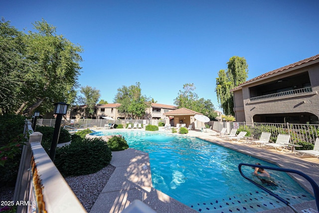 15225 N 100th St Unit 1185, Scottsdale, AZ 85260 - community pool with a patio