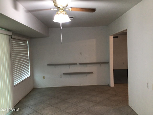 empty room with ceiling fan