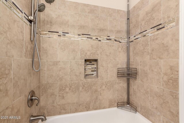 4834 E Robin Ln, Phoenix, AZ 85054 - full bath featuring shower / bathtub combination