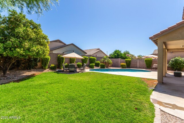 4834 E Robin Ln, Phoenix, AZ 85054 - view of yard featuring a patio area