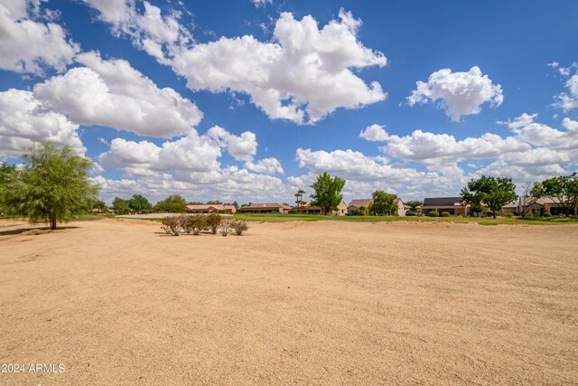 view of yard featuring a rural view