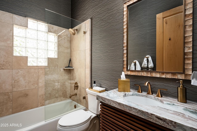 8400 E Dixileta Dr Unit 153, Scottsdale, AZ 85266 - full bath featuring toilet, shower / bath combination, and vanity