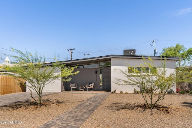 1212 E Indianola Ave, Phoenix, AZ 85014 - mid-century modern home with central AC and fence
