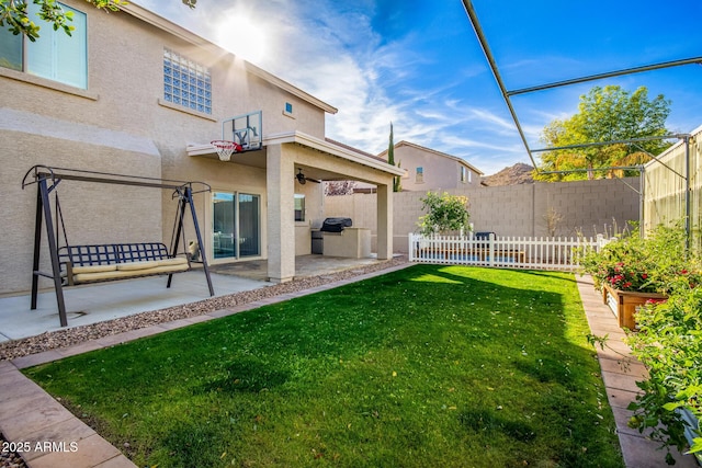 view of yard featuring a patio