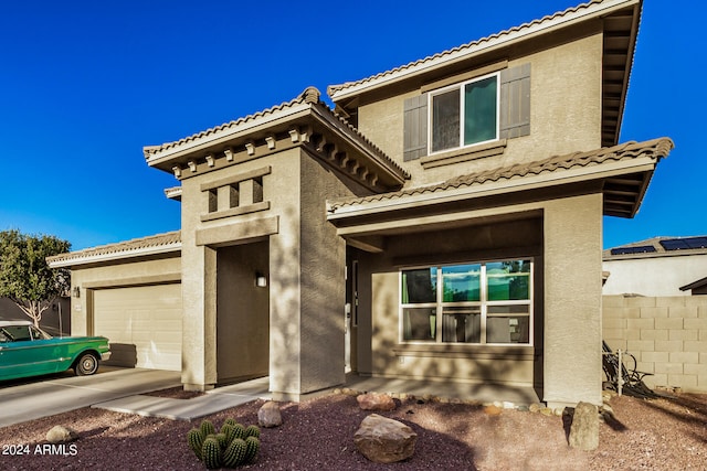 view of front facade featuring a garage