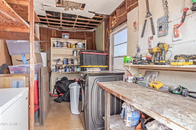 118 E 10th St, Casa Grande, AZ 85122 - below grade area featuring a workshop area and fridge