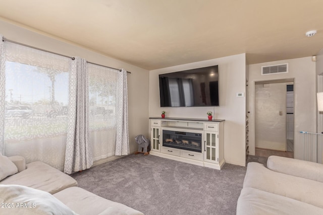 118 E 10th St, Casa Grande, AZ 85122 - living room featuring carpet