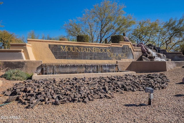 view of community / neighborhood sign