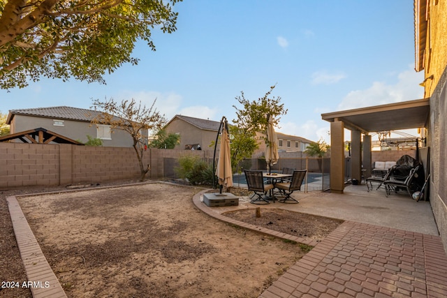 view of yard featuring a patio