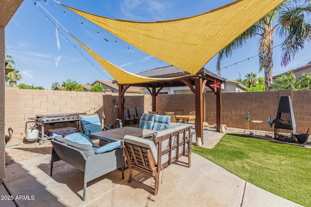 839 E Leo Pl, Chandler, AZ 85249 - fenced backyard featuring a patio area and outdoor dining space