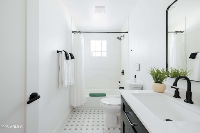 full bathroom featuring vanity, toilet, and shower / bath combo