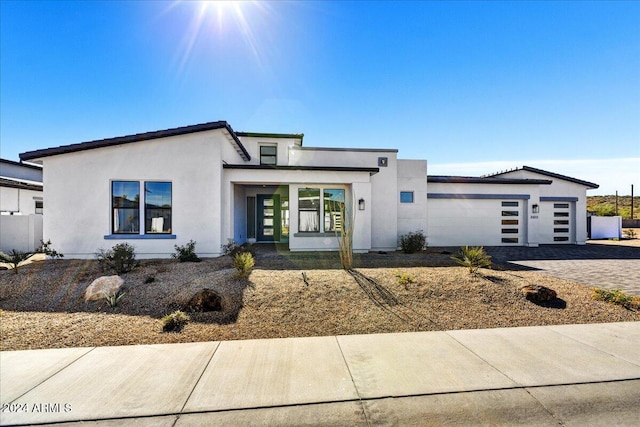 view of front facade featuring a garage