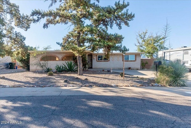 1580 Andrea Dr, Sierra Vista, AZ 85635 - view of front facade