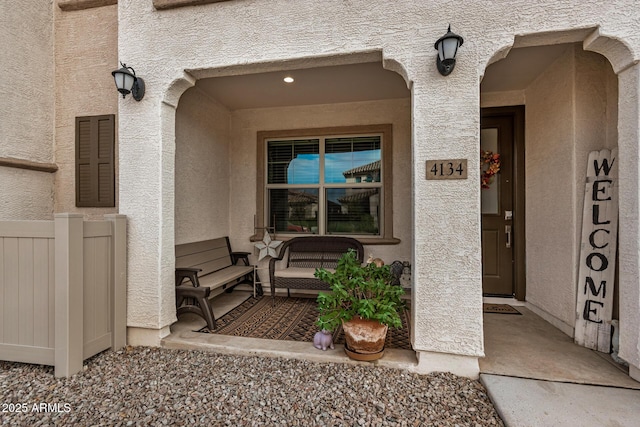 property entrance with outdoor lounge area