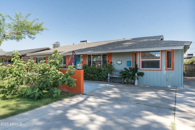 1027 E El Camino Dr, Phoenix, AZ 85020 - view of front of house with roof with shingles