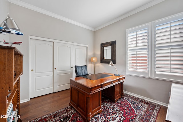 office with baseboards, ornamental molding, and dark wood-style flooring