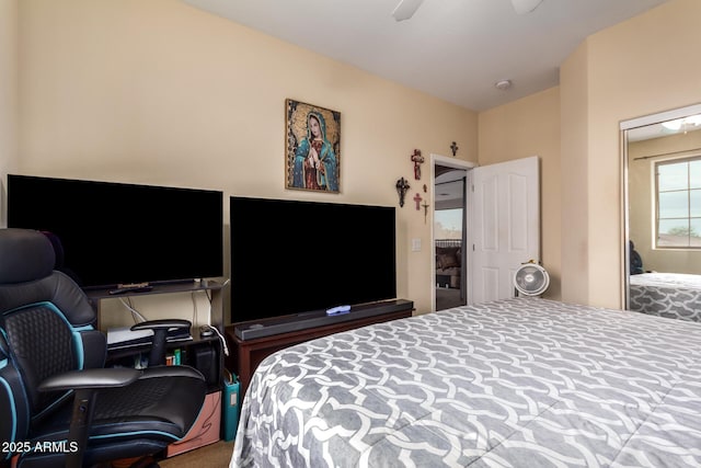 bedroom with a ceiling fan