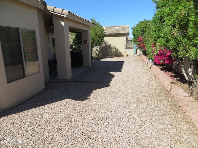 view of yard featuring a patio area