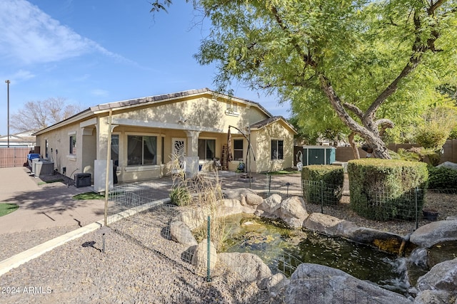 view of front of house featuring a patio