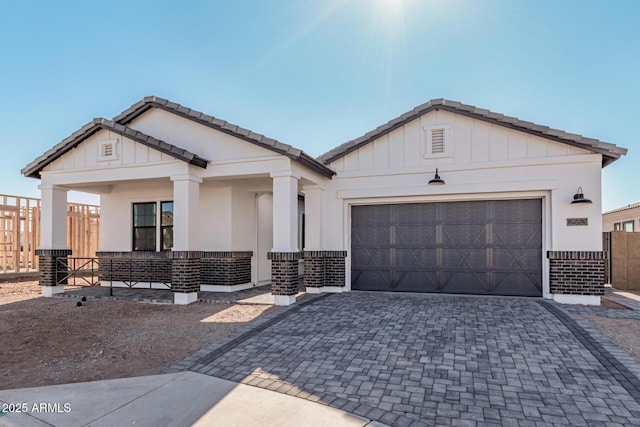 view of front of house featuring a garage