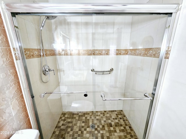 2201 E 7th St, Douglas, AZ 85607 - bathroom with a stall shower