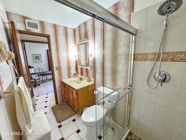 2201 E 7th St, Douglas, AZ 85607 - bathroom with tile walls, vanity, and a stall shower