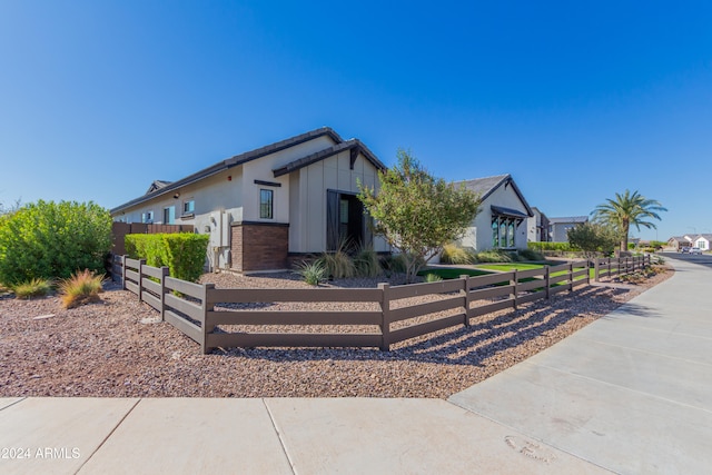 view of front of property