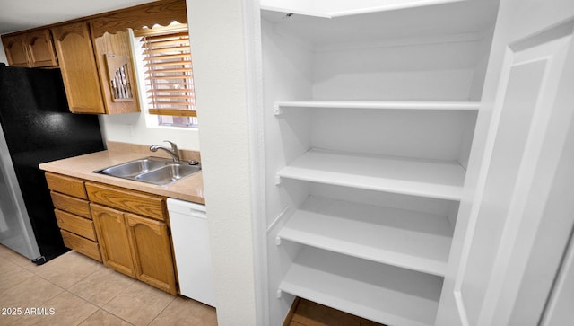 pantry featuring sink