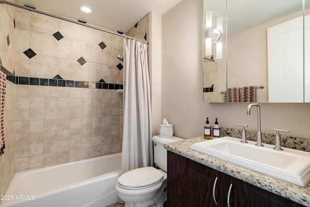 full bath with shower / bath combination with curtain, toilet, vanity, and recessed lighting