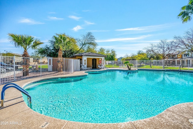 view of swimming pool