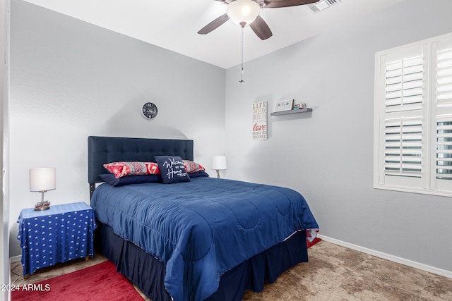 bedroom with ceiling fan