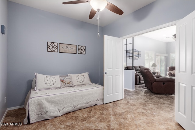 bedroom with ceiling fan