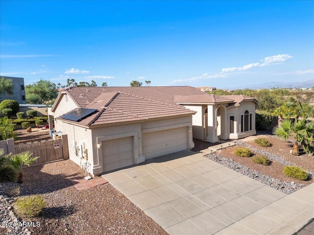 view of front facade featuring a garage