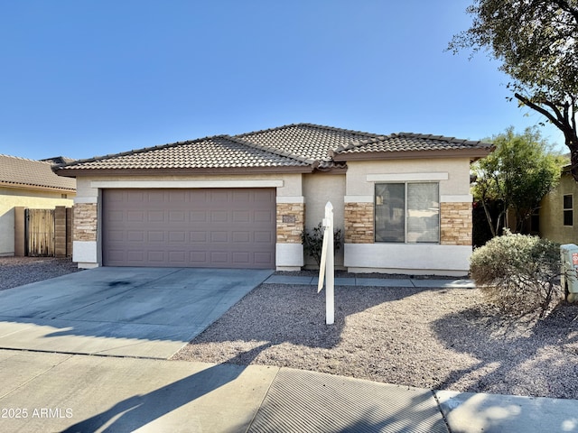 view of front facade featuring a garage