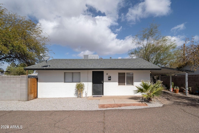1801 N 25th Pl, Phoenix, AZ 85008 - view of front facade with a carport