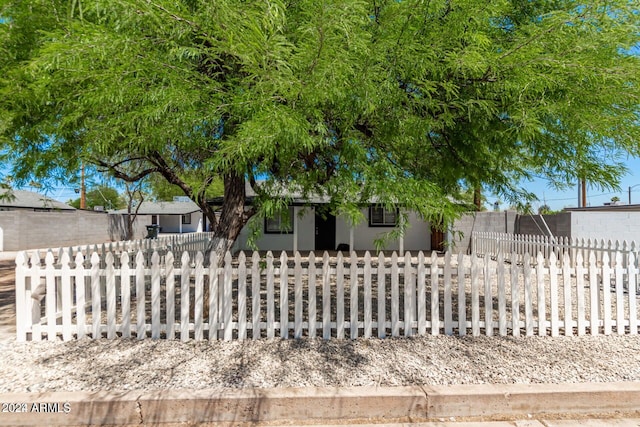 view of front of house